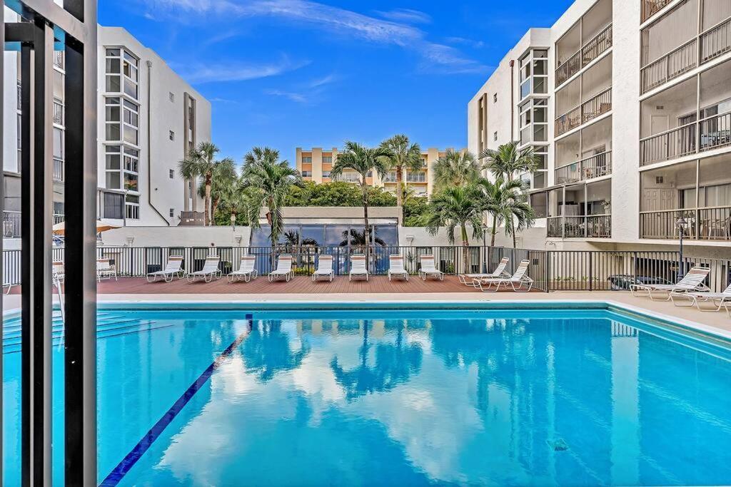 סאני איילס ביץ' One Bedroom Steps Away From The Beach! מראה חיצוני תמונה