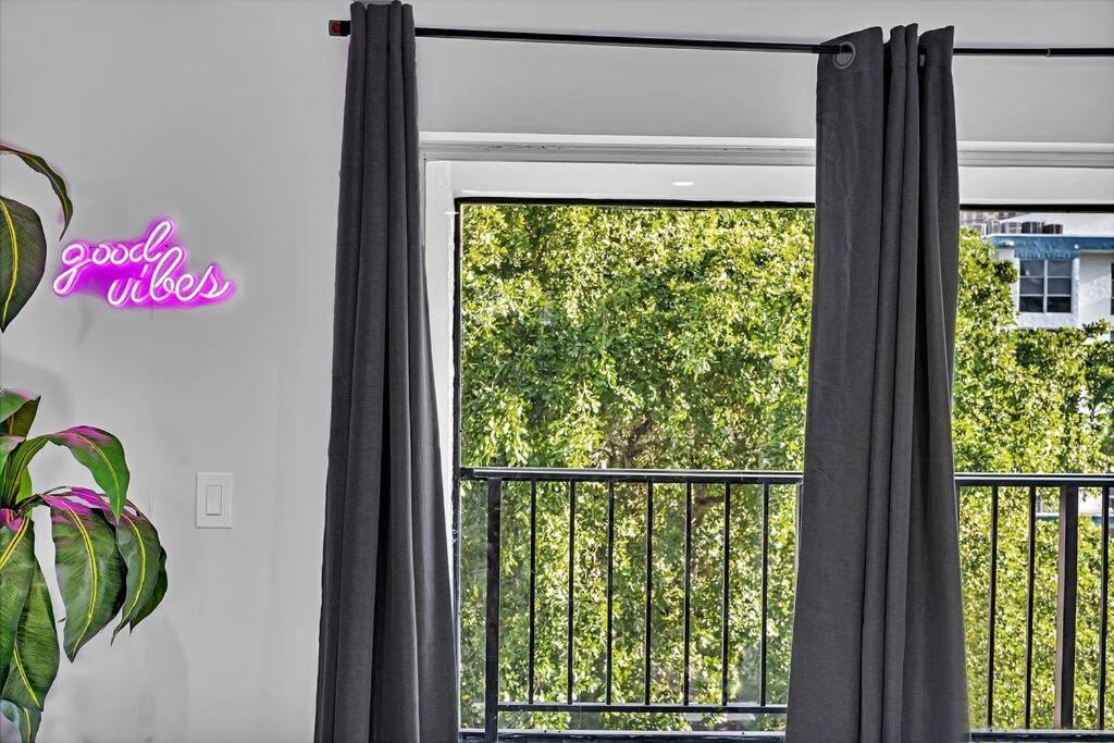 סאני איילס ביץ' One Bedroom Steps Away From The Beach! מראה חיצוני תמונה